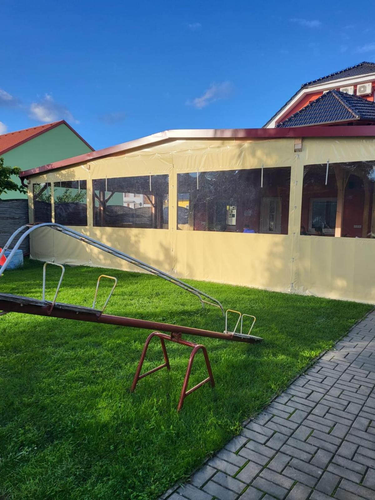Restaurace A Penzion U Jessyho Perná Exterior foto