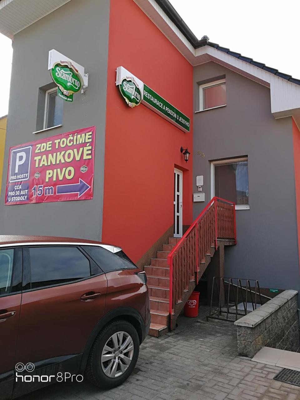 Restaurace A Penzion U Jessyho Perná Exterior foto
