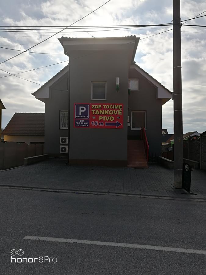 Restaurace A Penzion U Jessyho Perná Exterior foto